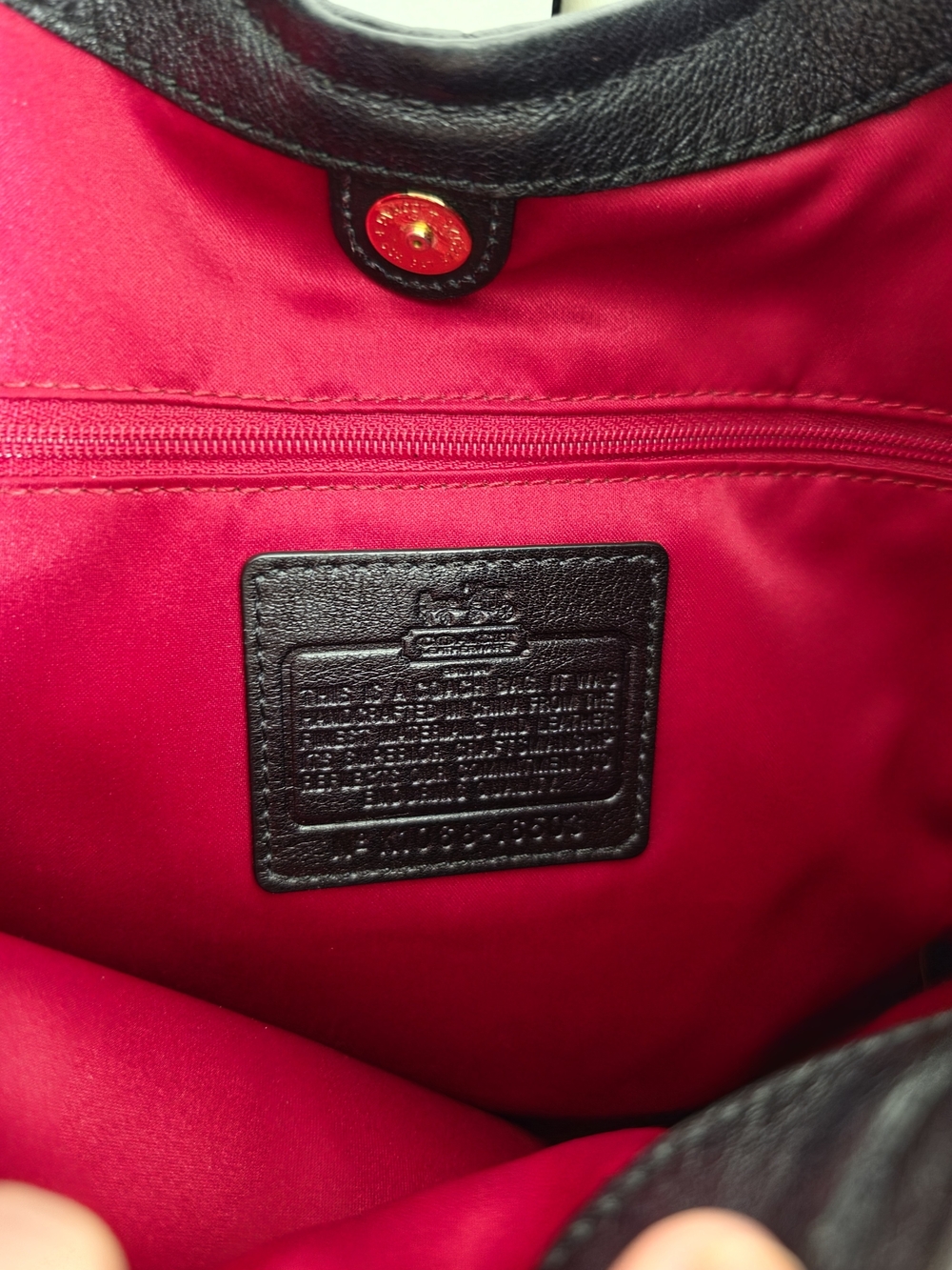 Coach Black Leather Shoulder Bag with Gold Hardware and dust cover like new - Picture 7 of 11